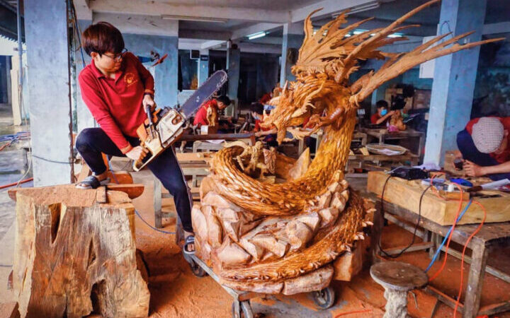 Esculpir dragão chinês em madeira: uma arte secreta